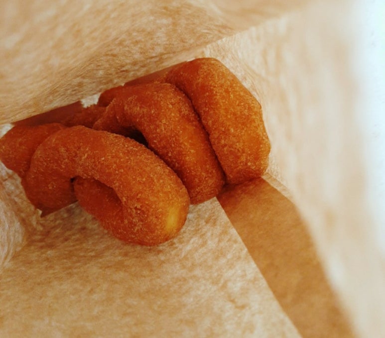 콩꼬물꽈배기 이미지