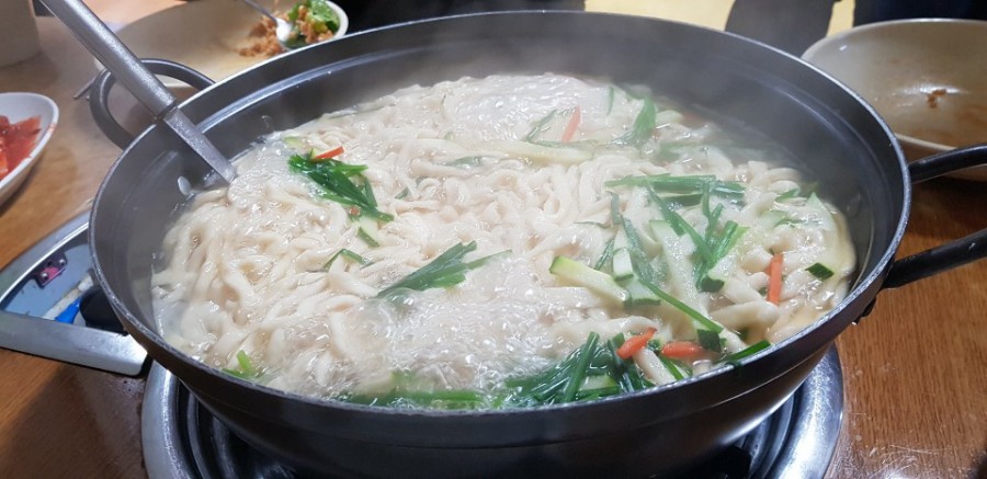 신촌손칼국수 이미지
