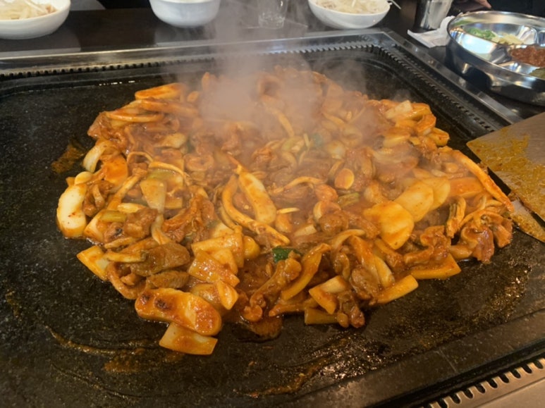퓨전돌판집 이미지