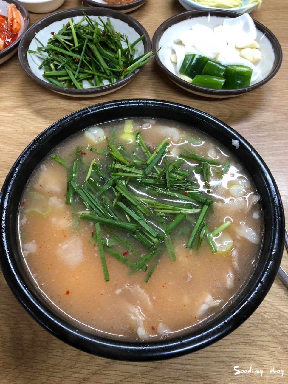 돼지홀릭 이미지