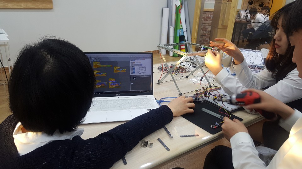 로보티즈로봇코딩교습소 이미지