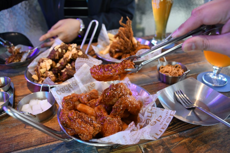 치킨다움 이미지