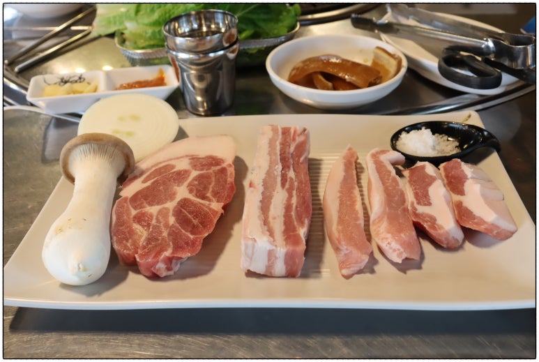 꺼멍연탄구이 이미지