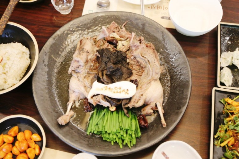 성서제1능이버섯능이백숙 이미지