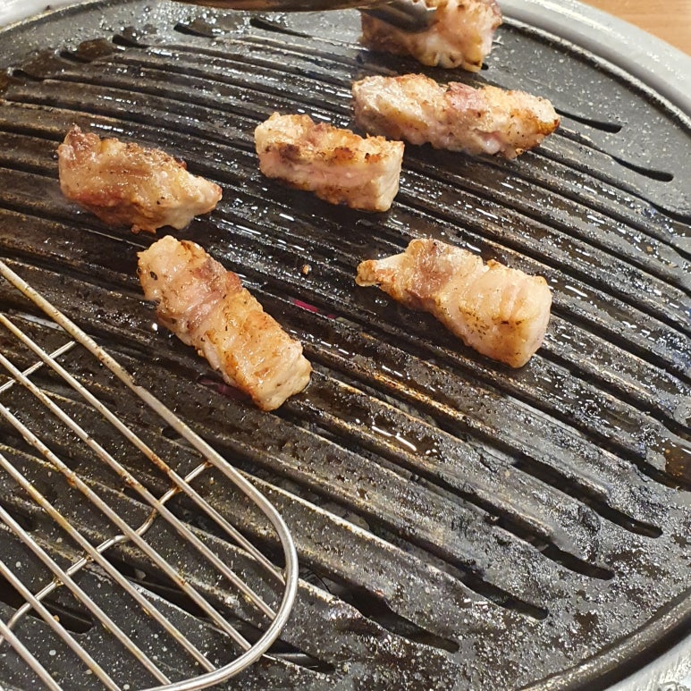 흑토리숯불구이 이미지