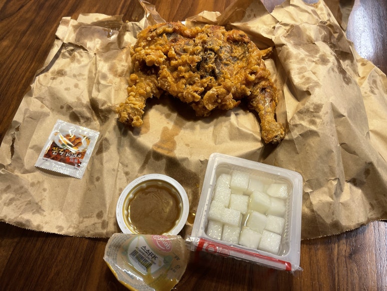 동네치킨 이미지