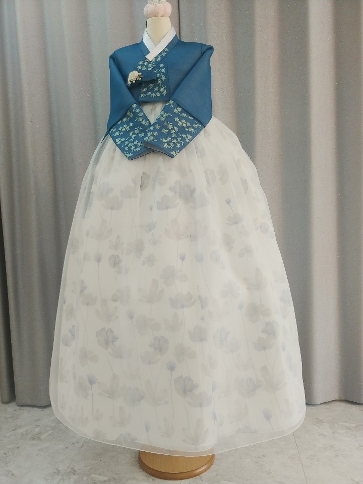 주홍한복 이미지