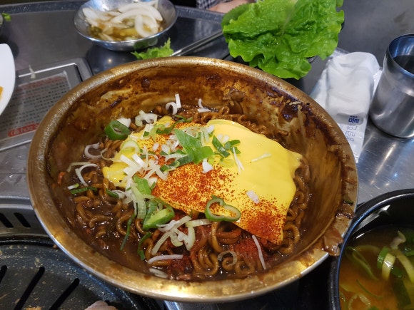 돼지세끼 이미지