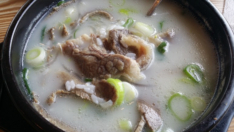 가마솥곰탕 이미지