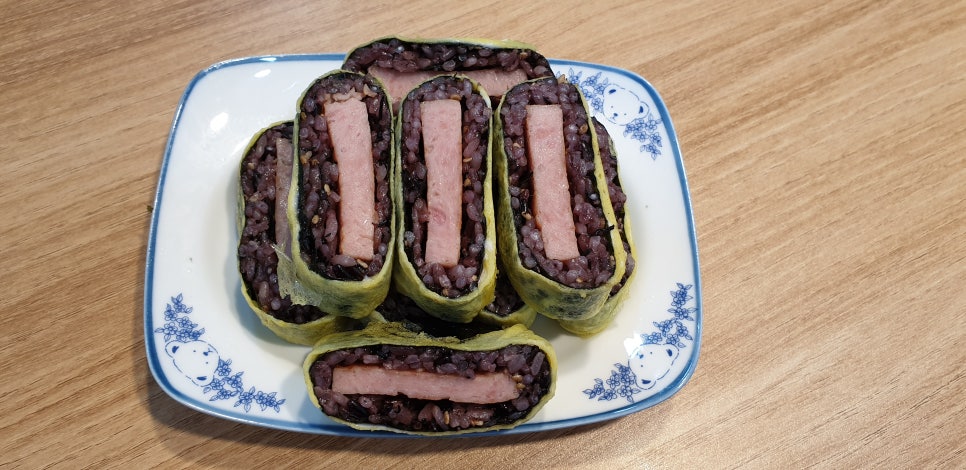 햄을품은김밥 이미지