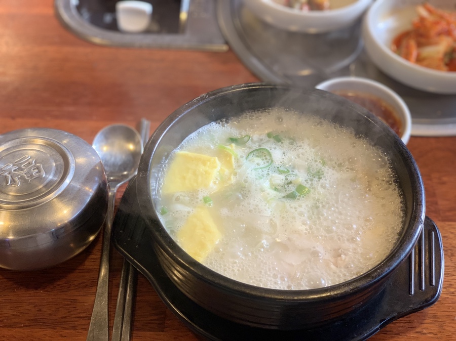 토종닭곰탕 이미지
