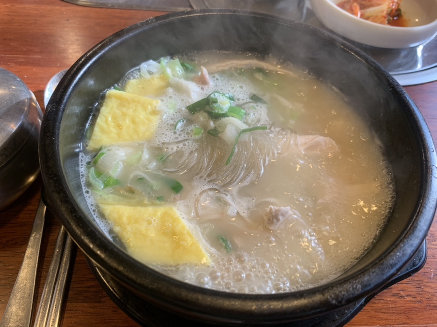 토종닭곰탕 이미지