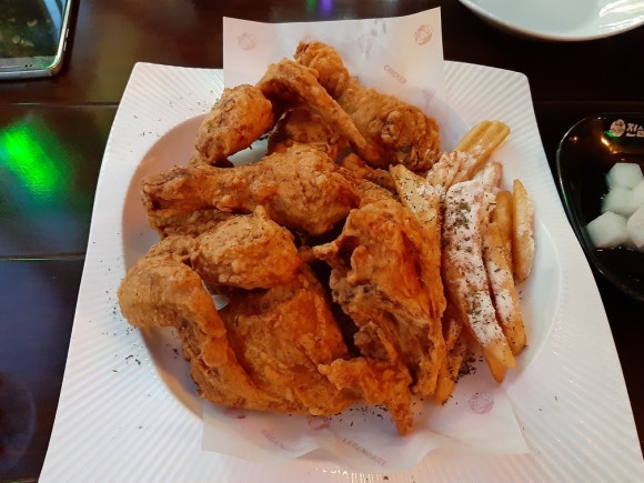 전설의치킨 이미지