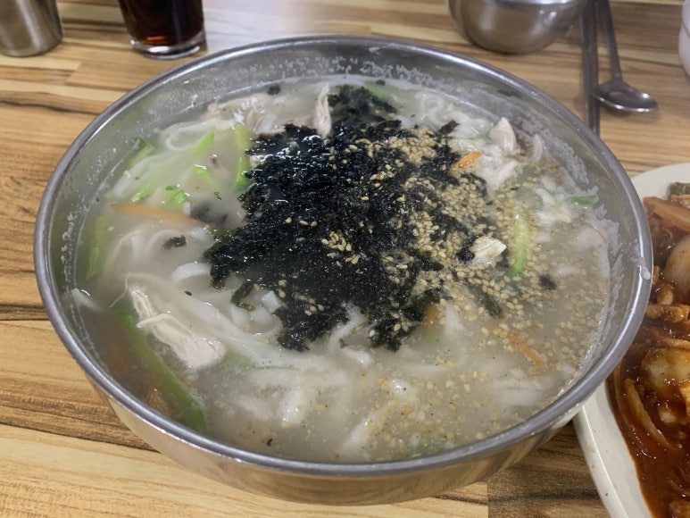 윤가네닭칼국수 이미지