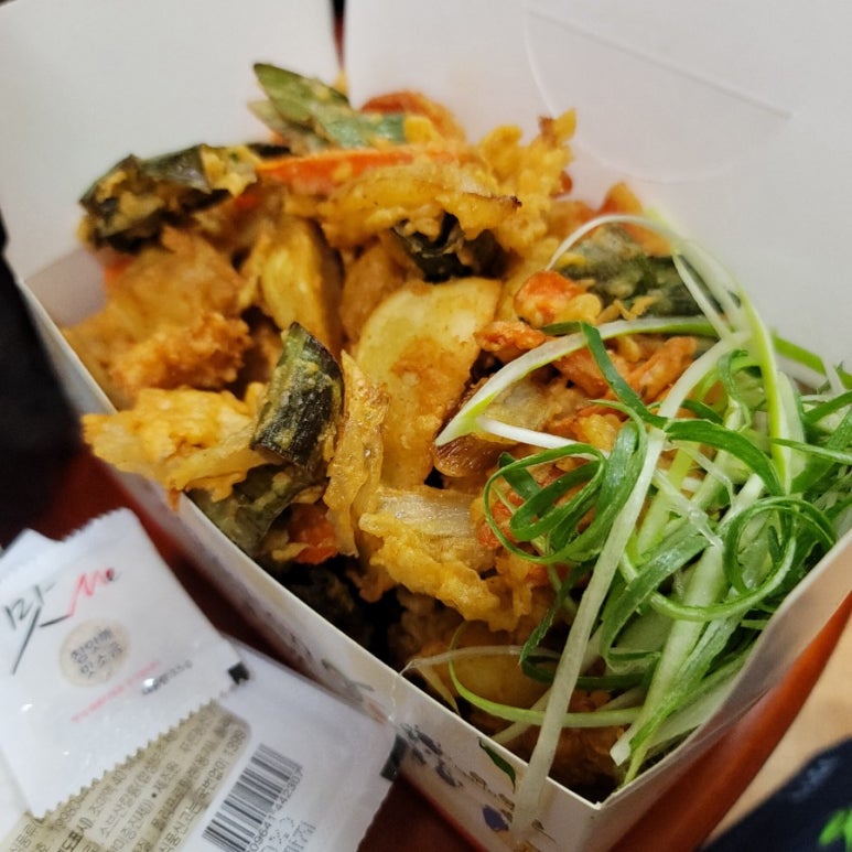 아자자치킨 이미지