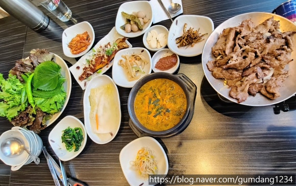 초가삼간숯불갈비 이미지