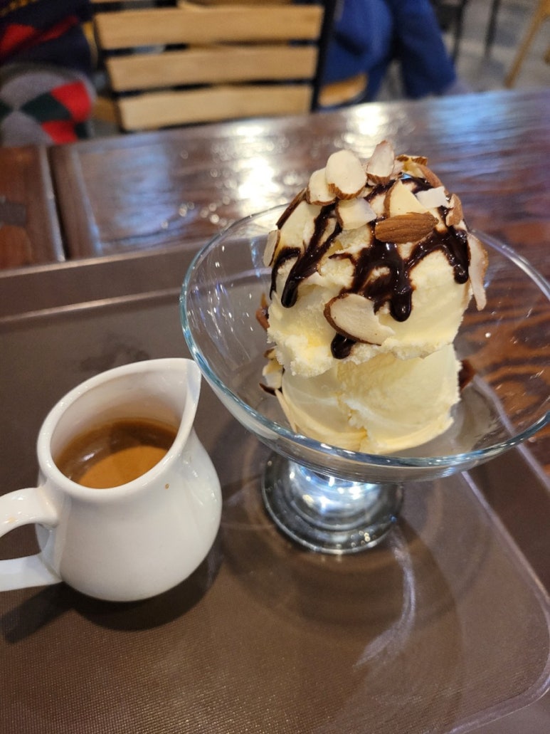 황금커피숍 이미지