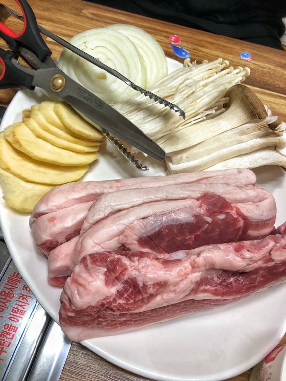 희야네솥뚜껑삼겹살 이미지