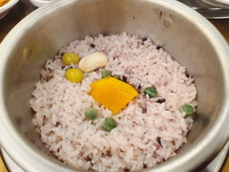 명동전기 이미지