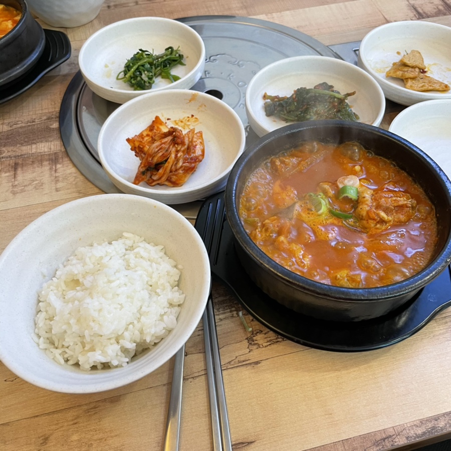 늘솜식탁 이미지