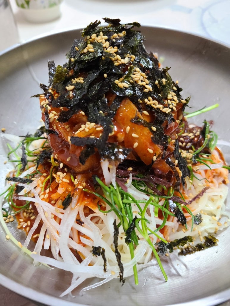 감칠맛회국수 이미지