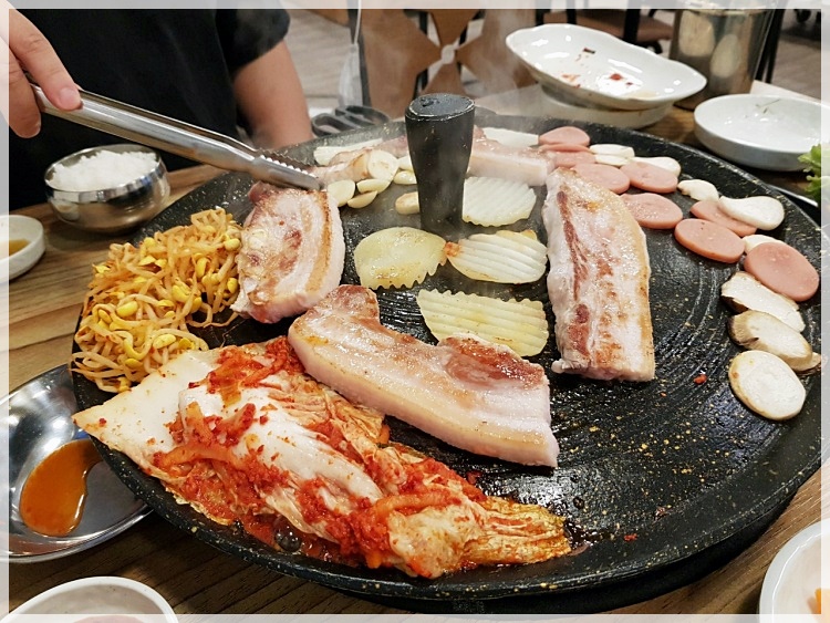 미소가솥뚜껑생삼겹살 이미지