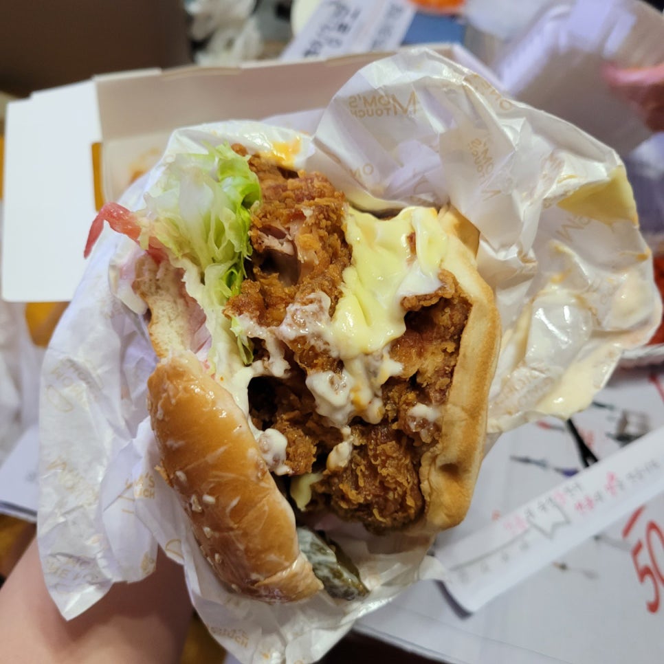 맘스터치독산지식산업 이미지
