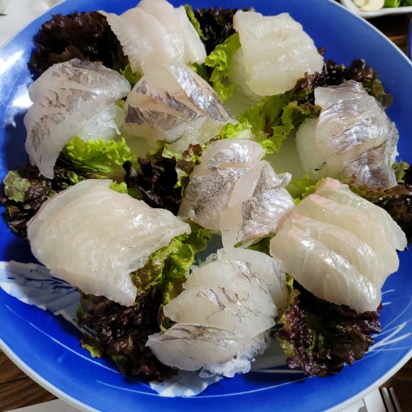 한산도회식당 이미지