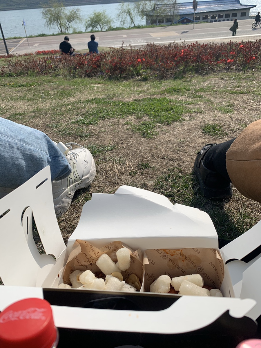 비에이취씨치킨 이미지