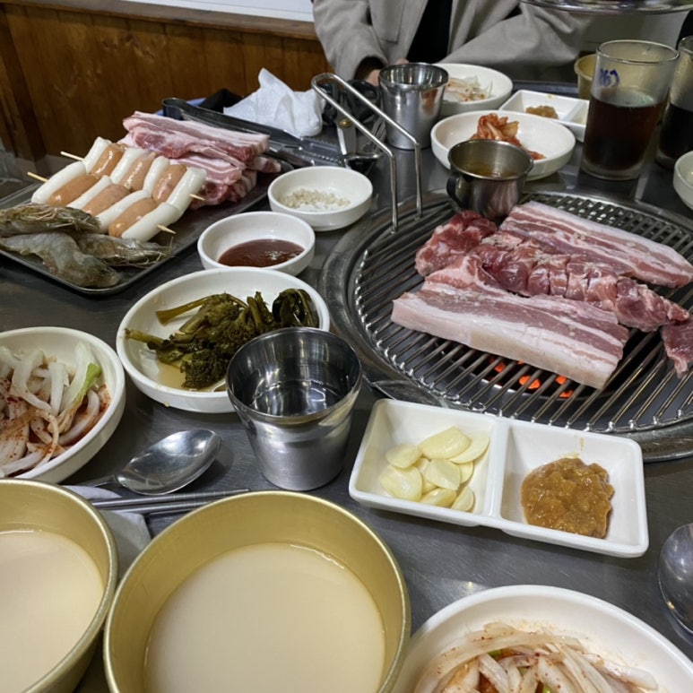 노을빛돼지 이미지