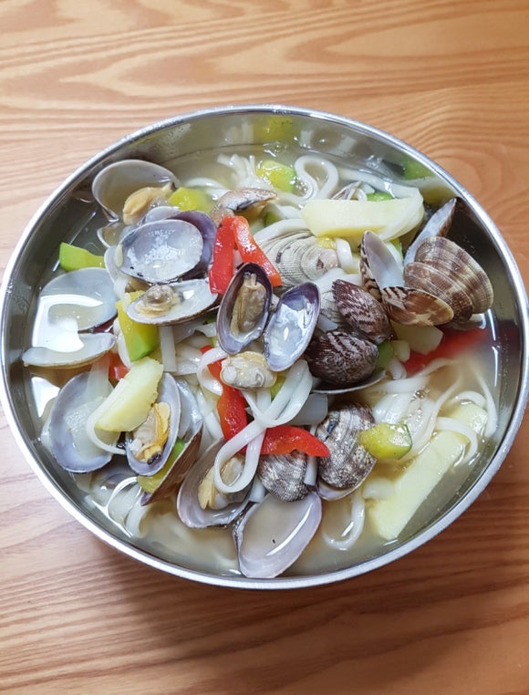 바지락칼국수 이미지