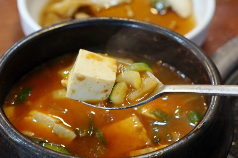 돈오리뚝배기 이미지