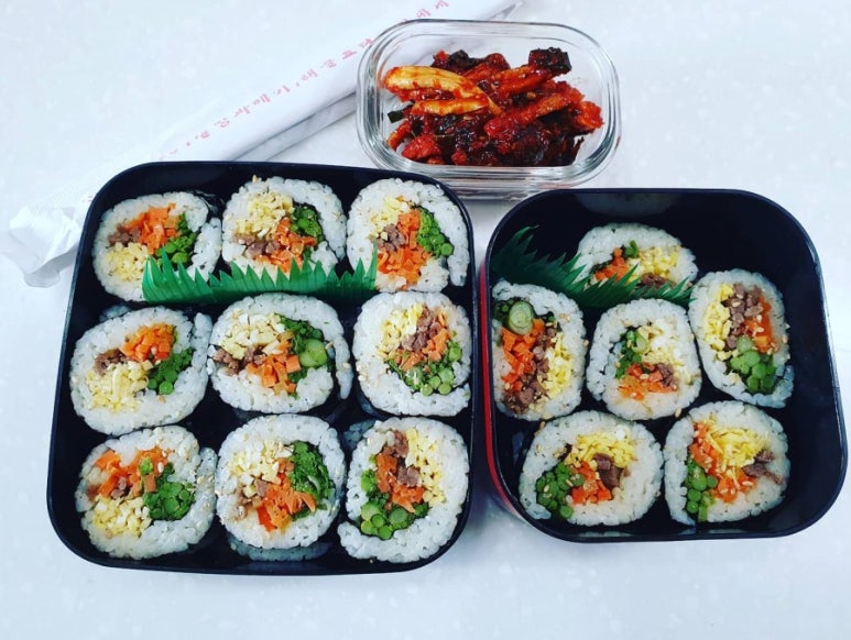 봄 꽃길김밥 이미지