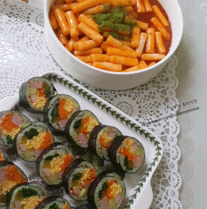 가루김밥떡볶이 이미지