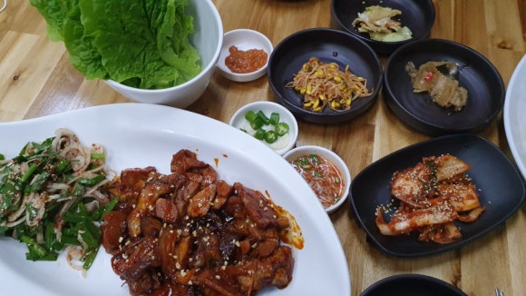 황금족발소머리국밥 이미지