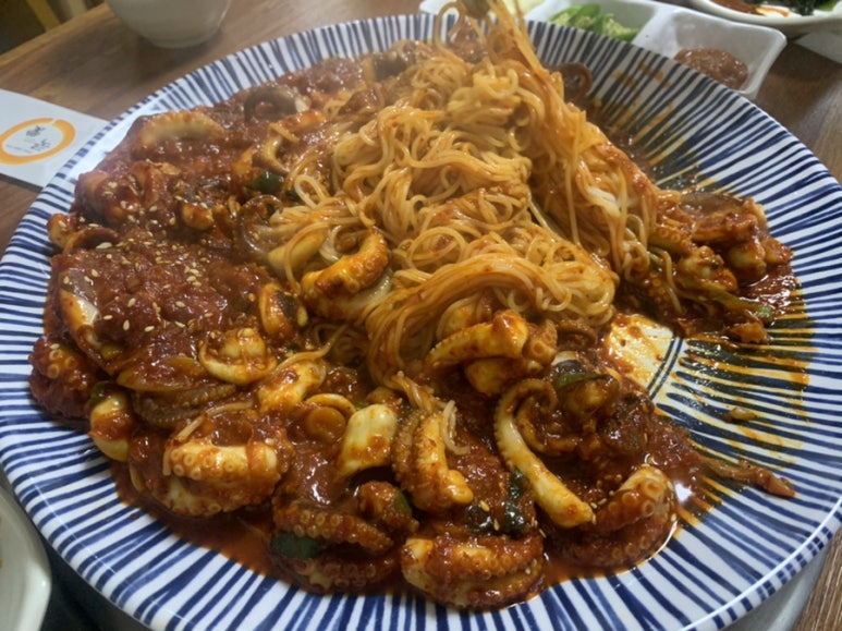 장인 얼큰이 칼국수,보쌈 이미지