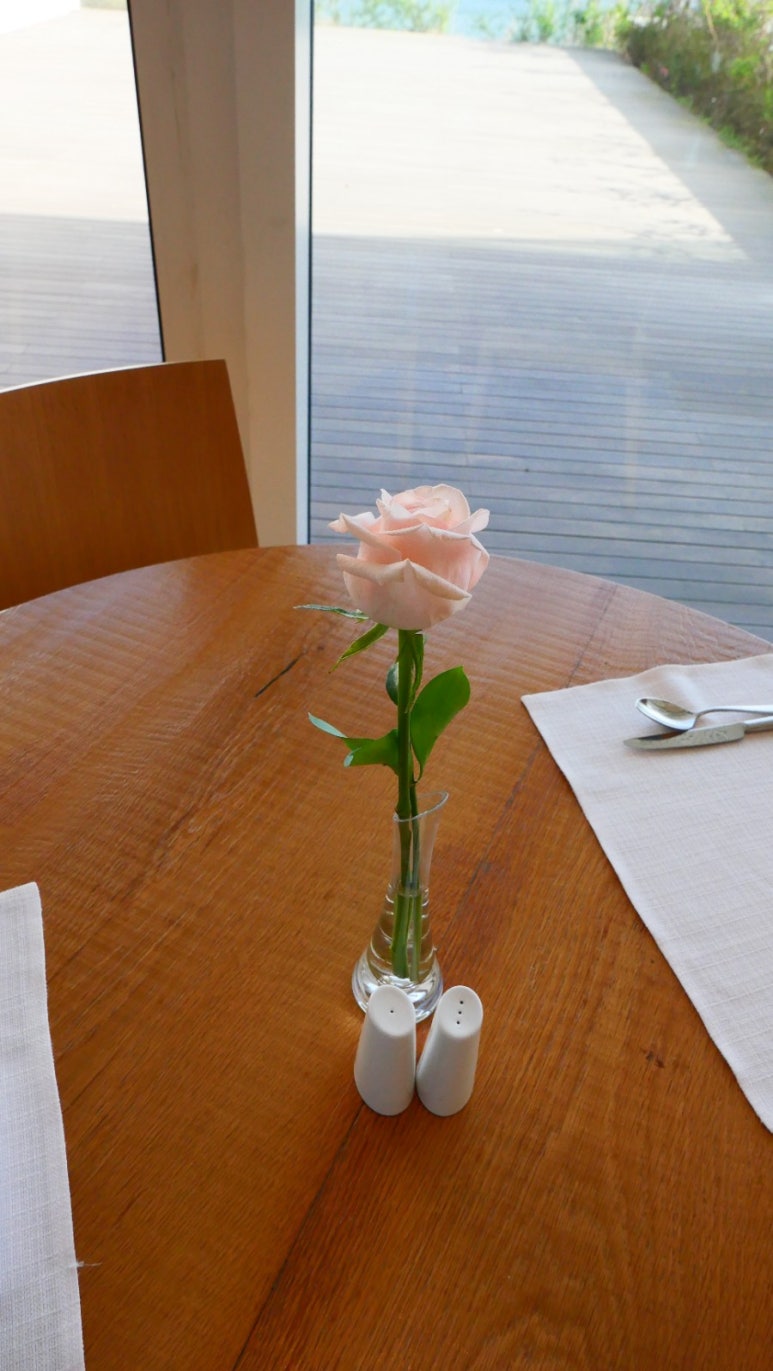 장미식사뷔페 이미지