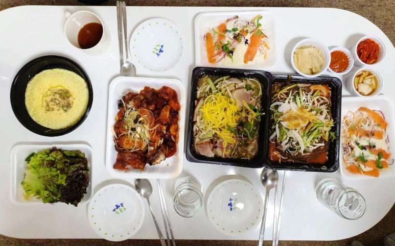 용족발용국수 이미지