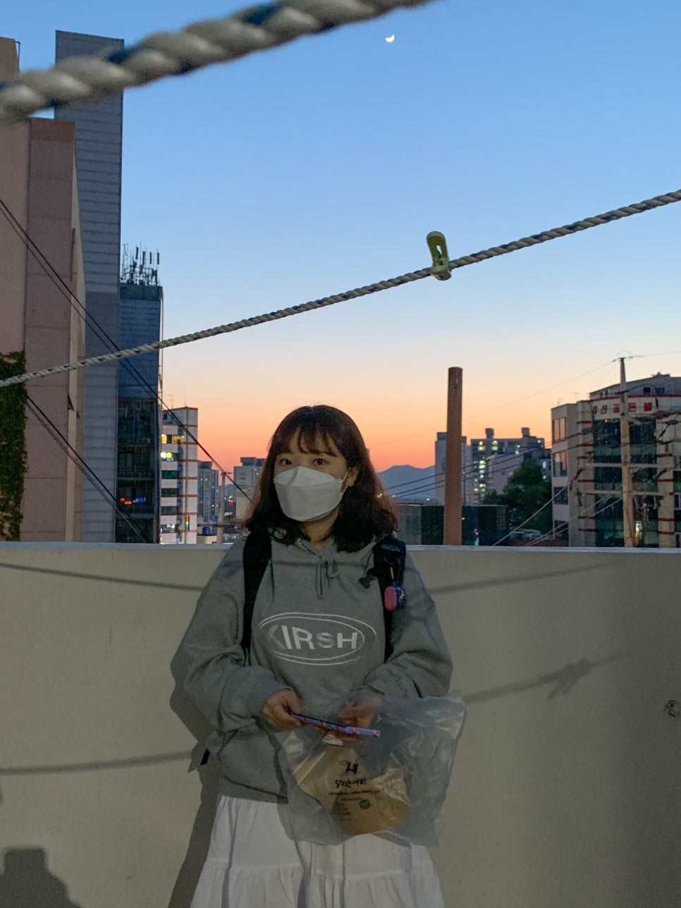 달리는커피하단 이미지