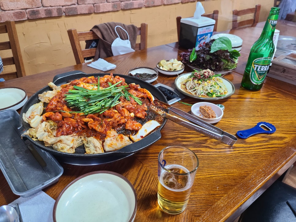 오리떼닭한마리 이미지