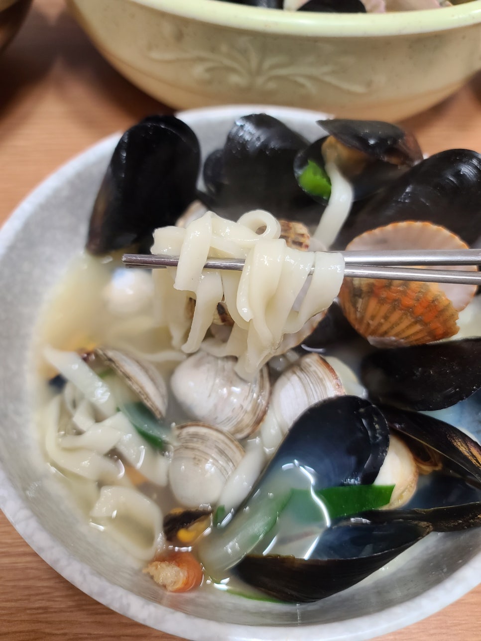 명품해물칼국수 이미지
