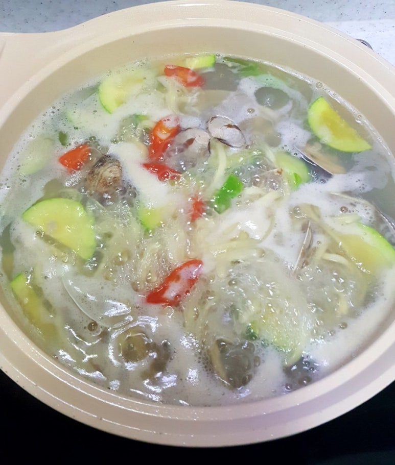 타래바지락칼국수 이미지
