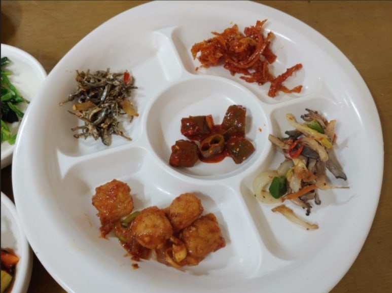 웅이식당 이미지