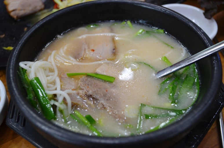수육이랑 밥이랑 이미지