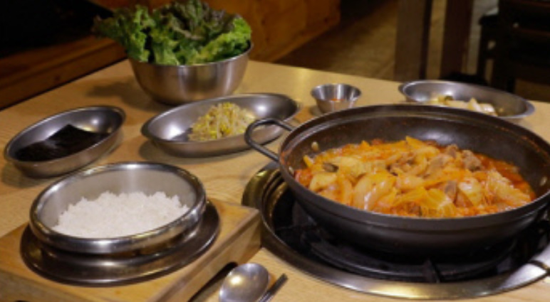 통돼지두루치기 이미지