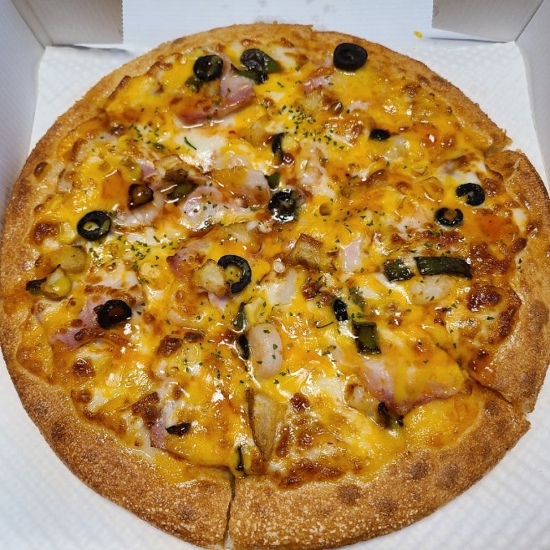 빨간토마토피자 이미지