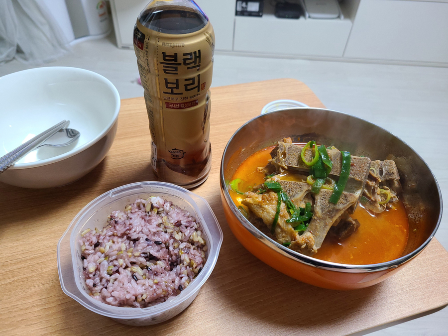 유구집얼큰이뼈해장국 이미지