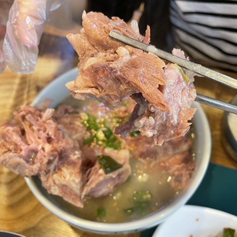 제주접작뼈국 이미지