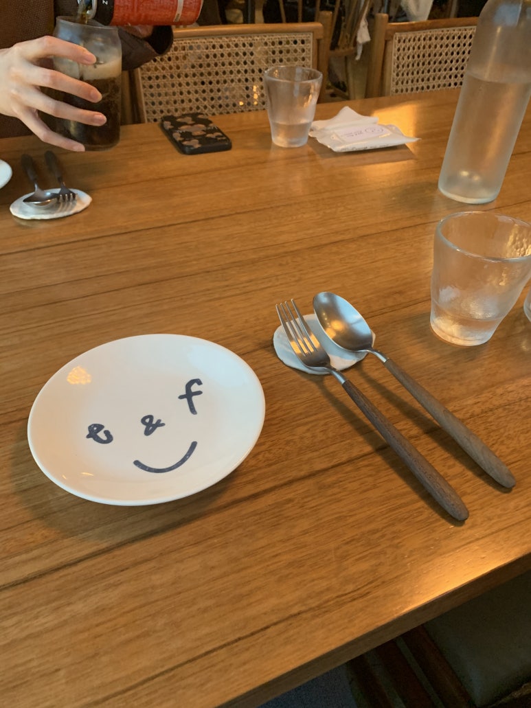 포크앤플라워 이미지