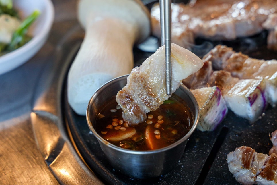 꺼멍연탄구이 이미지